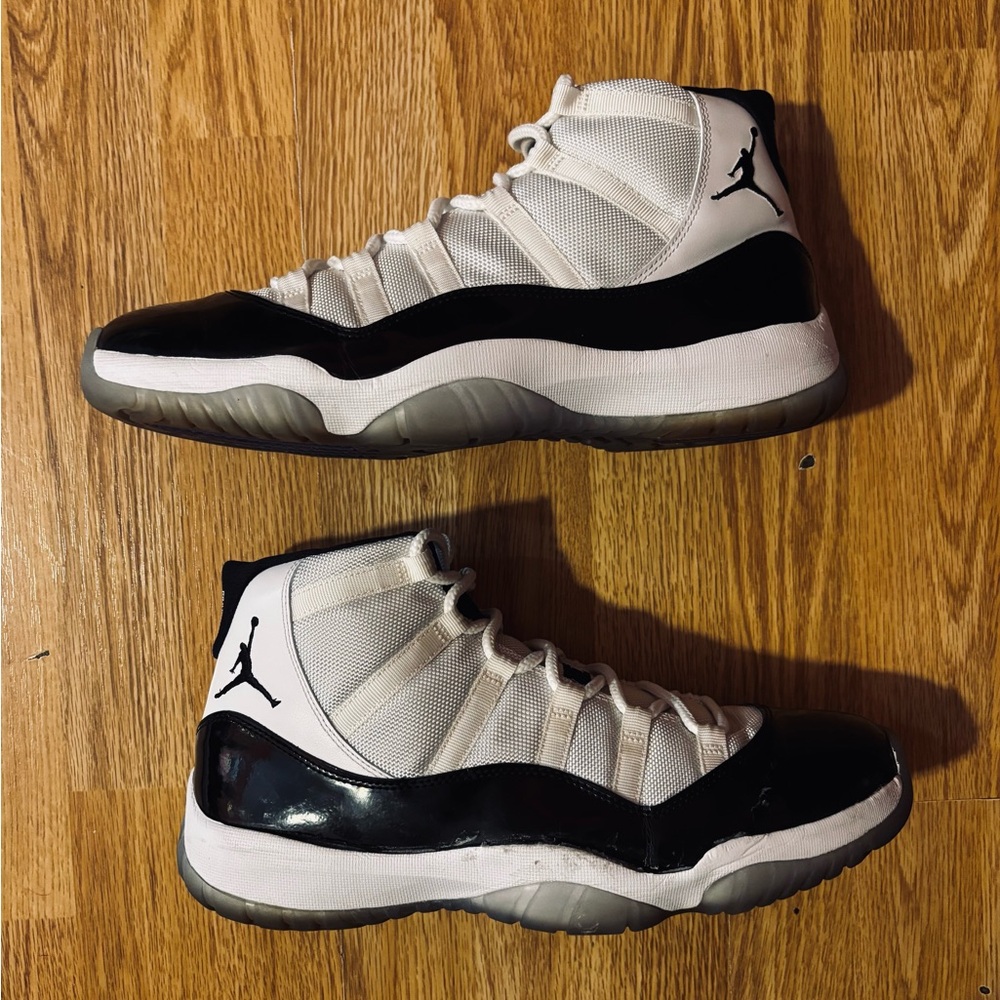 Air Jordan 11 Concord 2011 Retro, Pre-Owned, SIZE 12